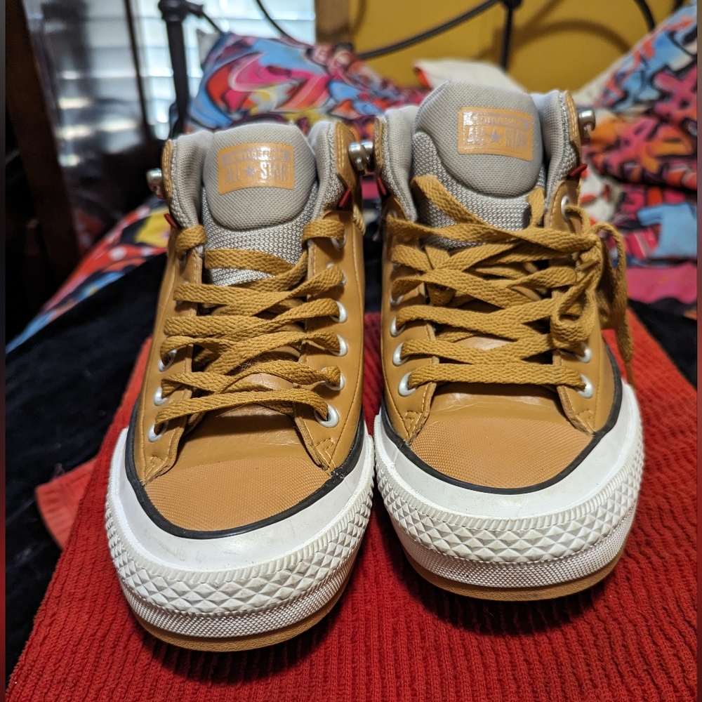 Converse All Stars mids Tan leather Size 10 Rare Shoe